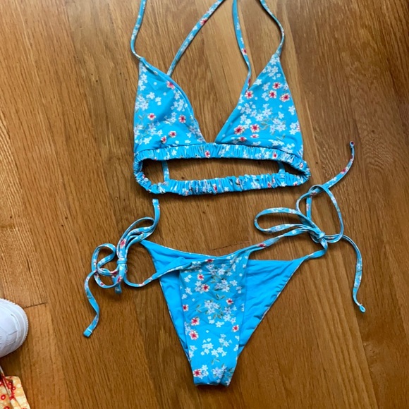 Frankies bikini - Picture 1 of 5